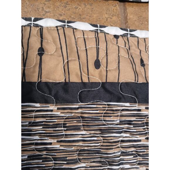 MCM 2 Bed Pillowcases 20x26 Black Brown Geo Circle Lattice Thick Quilted Modern - Picture 7 of 16